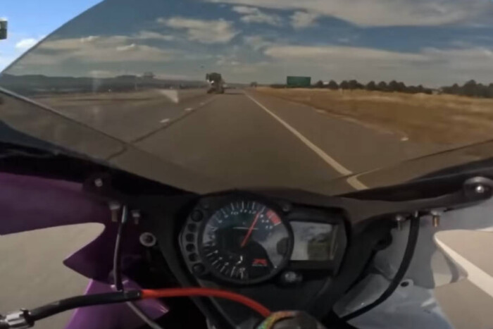 Népszerű lett a börtönre ítélt, ámokfutó motoros