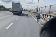 A rendőrök is elképedtek, mit láttak az M0-son 1 A rendőrök is elképedtek, mit láttak az M0-son 1