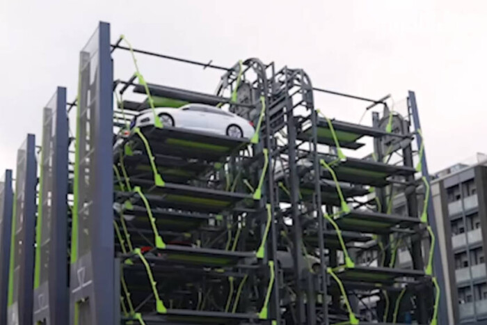 Kínában felfelé bővítik a parkolókat