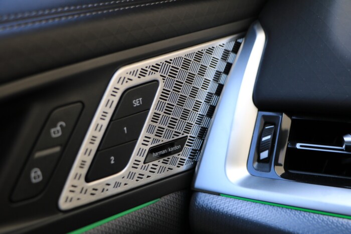 Élet egy feltűnő farral és 313 villanylóerővel 9