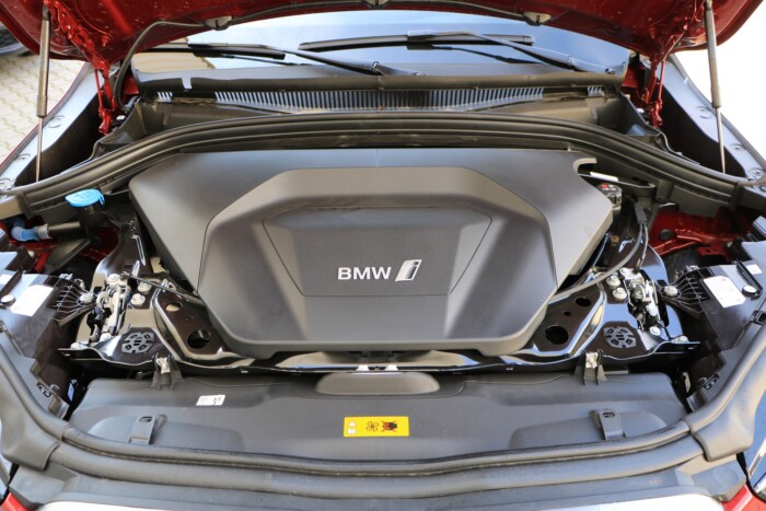 Élet egy feltűnő farral és 313 villanylóerővel 10