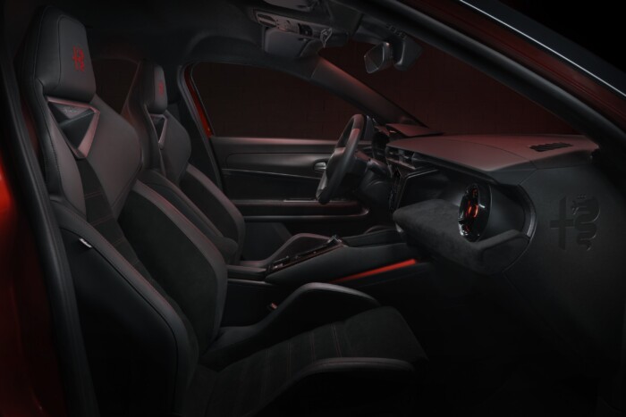 Itt az új Alfa Romeo, amitől tenyérbe temeted az arcod 7 | Vezess Itt az új Alfa Romeo, amitől tenyérbe temeted az arcod 7