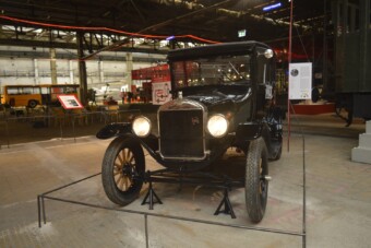 Százéves autóra is kötöttek kötelezőt itthon