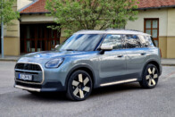 Elhagyja az aszfaltot a Mini SUV-ja 14 Elhagyja az aszfaltot a Mini SUV-ja 14
