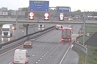Fékezés nélkül csapódtak egy tartálykocsiba az M1-esen