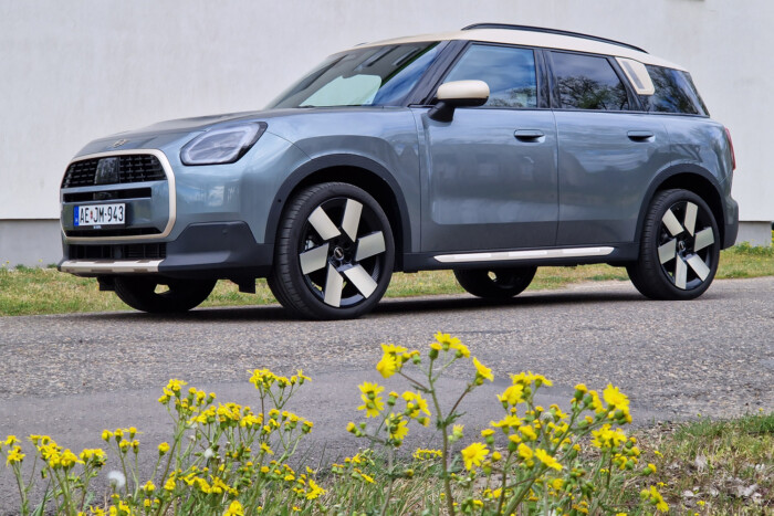 Kis motorral nagy autó? Meglesz a sportosság? 18