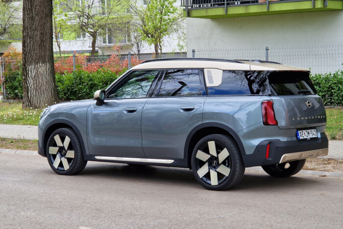 Kis motorral nagy autó? Meglesz a sportosság? 17