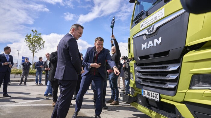 Önvezető kamiont engedtek fel az autópályára 1