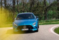 Bekönnyezel, úgy szól az 585 lóerős AMG GT 1