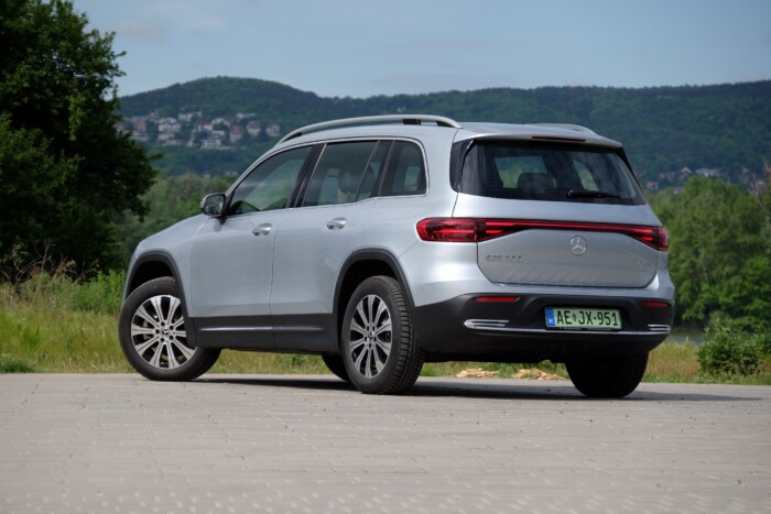 Így kell meglévő modellből villanyautót faragni 19