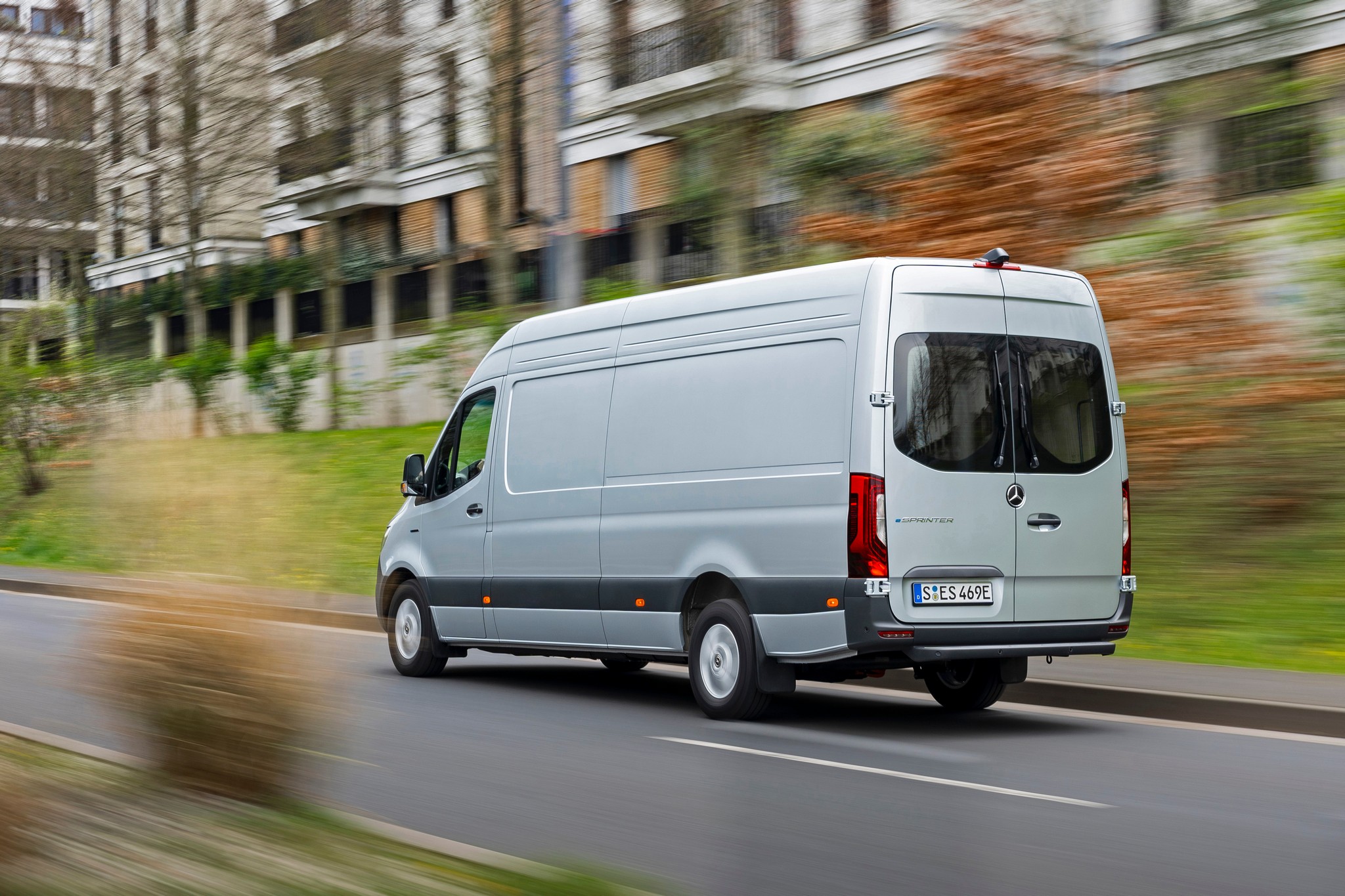 Villany-teherautó kéne? A Mercedesnél van! 14