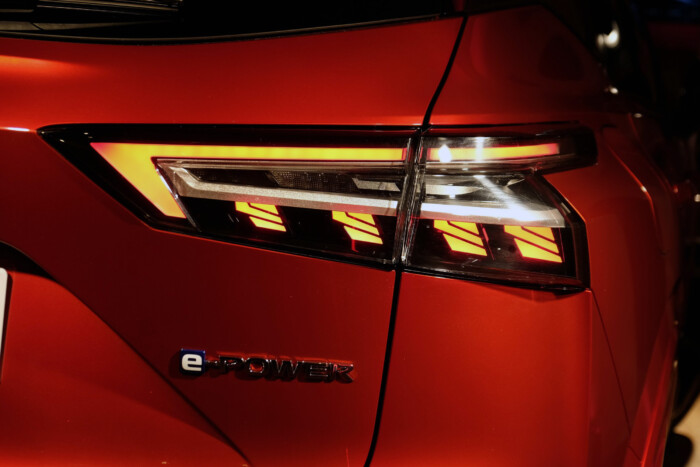 Ellopták? Sebaj, távolról is leállítható ez a Nissan 8