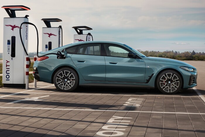 Újabb BMW-ből tűnik el a kézi váltó 13