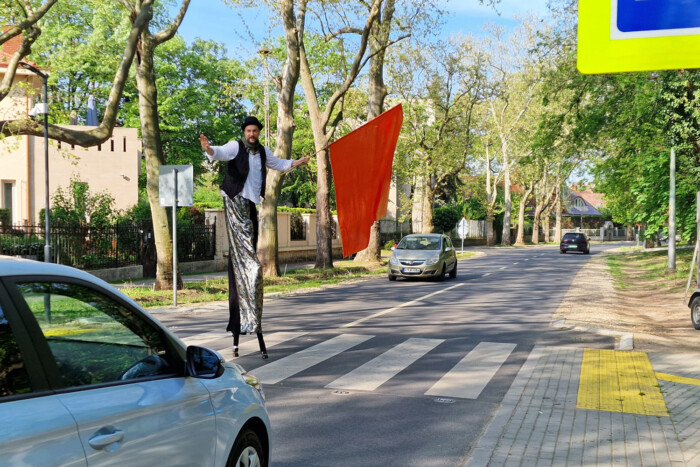 Terjed a megoldás, amely megállítja a magyar autósokat a zebránál
