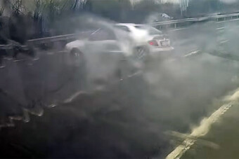 Még fel se hajtott az M7-esre, máris megcsúszott