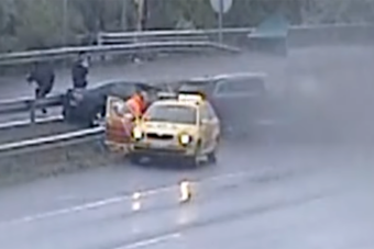 Baleseti helyszínbe csapódott egy autó az M0-son