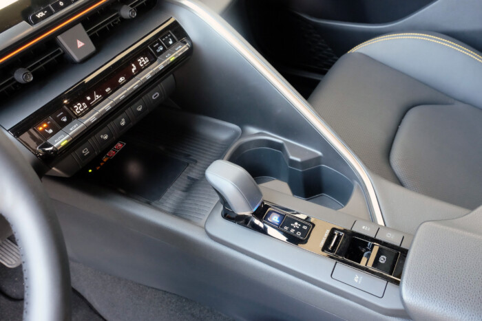 Dinamikus és takarékos is egyben a Toyota hibridje 16