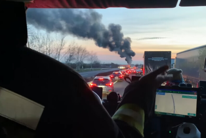 Ne ugorj neki ész nélkül oltani, ha kigyullad a kocsid