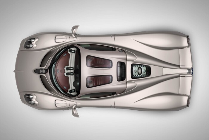 Pokolian ritka szupersportautóval hajtottak a mély vízbe Dubajban 2