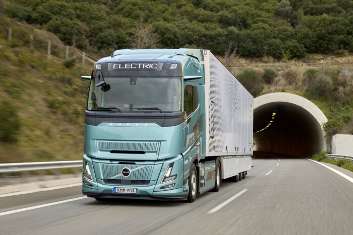 Biztonságosabb és gömbölyűbb vontatók a Volvótól 10