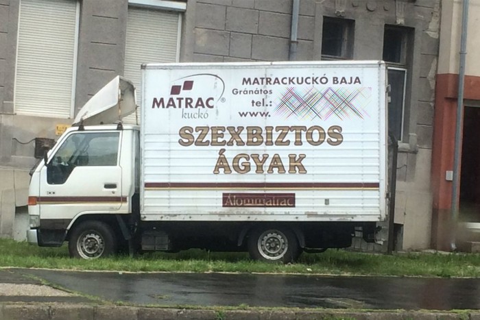 Egy ország nevet a magyar vállalkozó hirdetésén 5