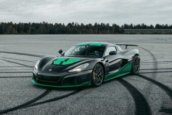 A gazdagok sem gerjednek az elektromos hiperautóra