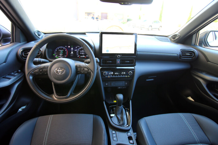 Nagyot mehet itthon az új hibrid Toyota 8