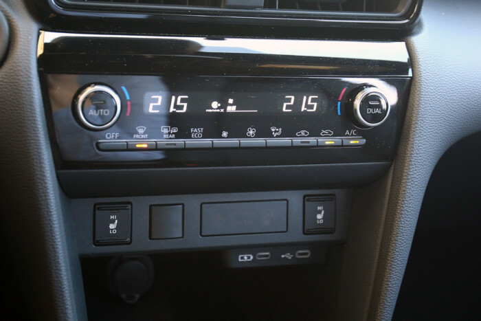 Nagyot mehet itthon az új hibrid Toyota 18