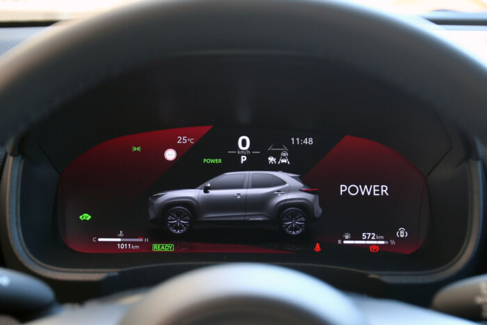 Nagyot mehet itthon az új hibrid Toyota 13