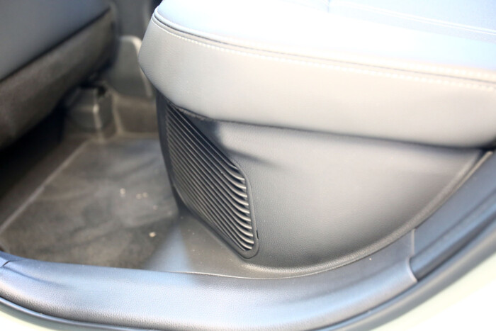 Nagyot mehet itthon az új hibrid Toyota 12