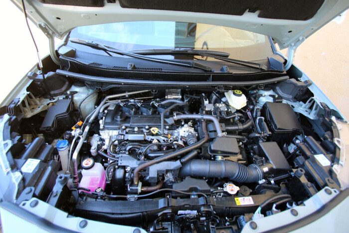 Nagyot mehet itthon az új hibrid Toyota 10