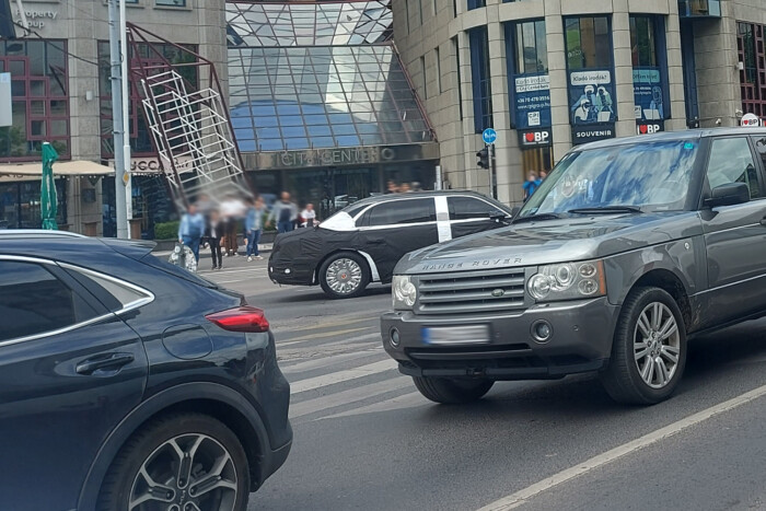 Álcázott autókkal tesztelték a kínaiak Budapestet