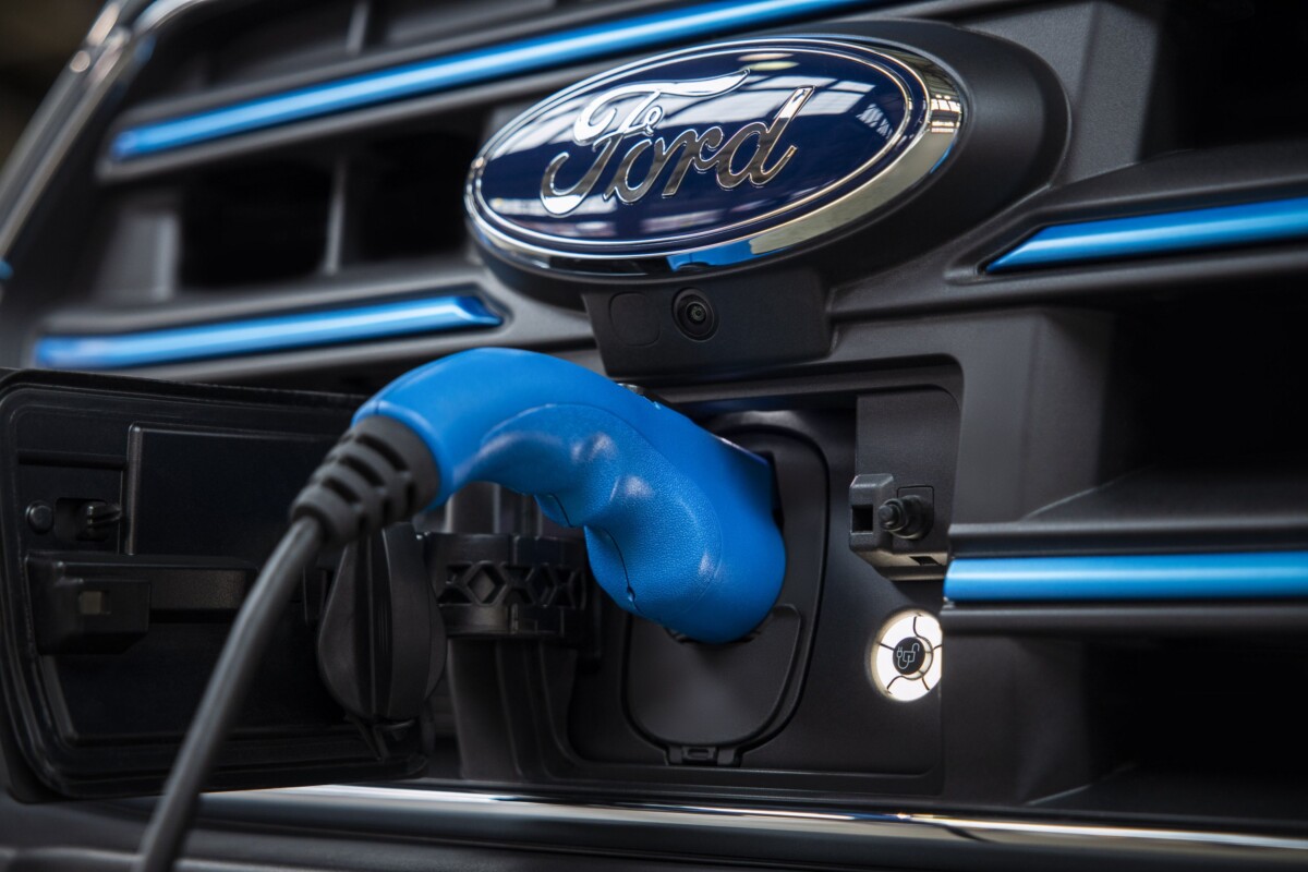 Többet bukik villanyautóin a Ford, mind amibe azok kerülnek