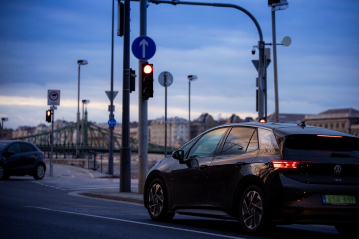 Új részleteket árultak el az új KRESZ-ről