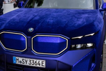 Bársonyba öltöztették ezt a BMW-t