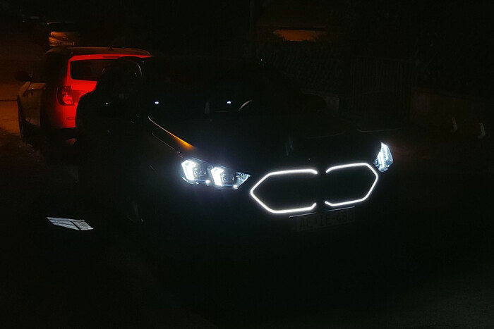 Nagy BMW-ket is leárnyékol Budapesten ez az X2 15