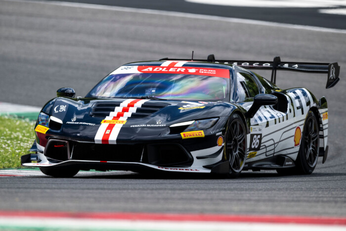 Ferrarik zúgnak fel a Balaton mellett, magyar versenyzőért is izgulhatunk 1