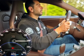 Végsebességig tolta a Bugatti Chironnak egy hétköznapi autópályán
