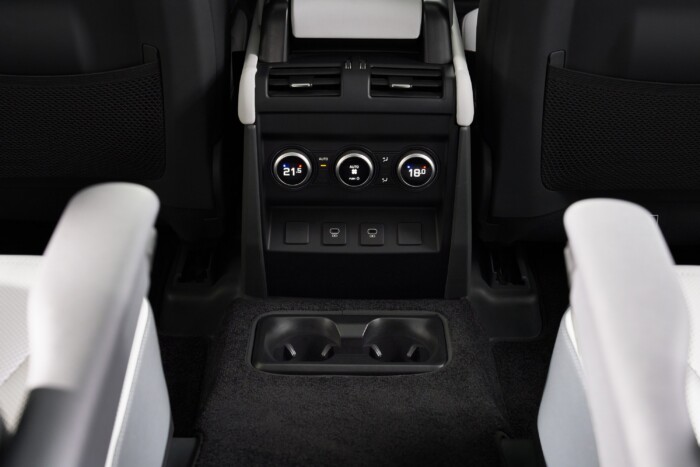 Terepjáróból faragtak elnöki autót 6