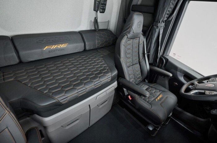 Kevesek kiváltsága lehet ez a nyerges vonató 4