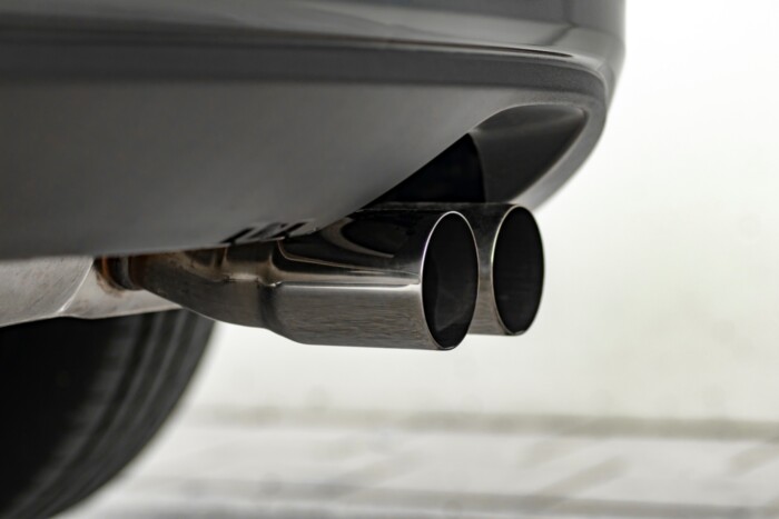 Megbírságolták, pedig gyári a kipufogója