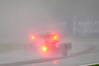 F1: Bekavarhat az eső az év első európai futamán