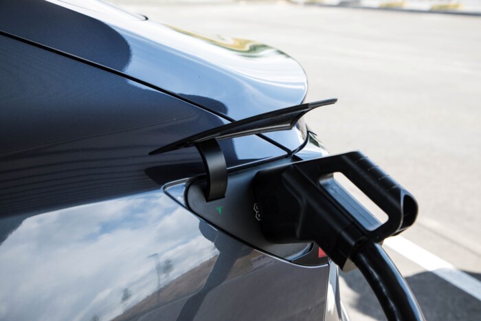 Villanyautót bérelt, mégis kiszámlázták a benzinköltséget