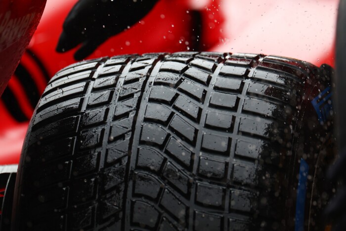 F1: Új esőgumit fog tesztelni a Ferrari