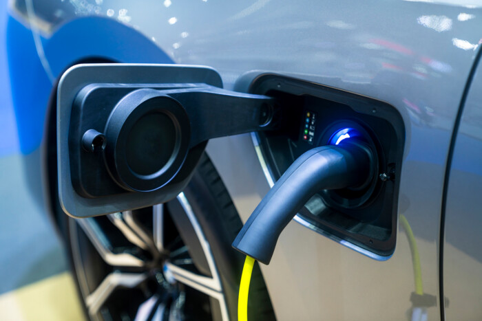 A villanyautó-töltés árai itthon és a szomszédos országokban