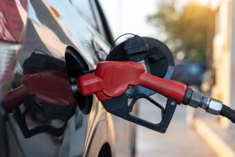 Árcsökkenés jöhet a hazai benzinkutakon