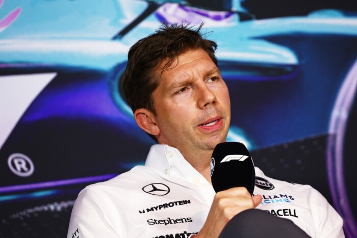 F1: Komolyan bejelentkezett a sereghajtó Newey-ért 1 | Vezess F1: Komolyan bejelentkezett a sereghajtó Newey-ért 1