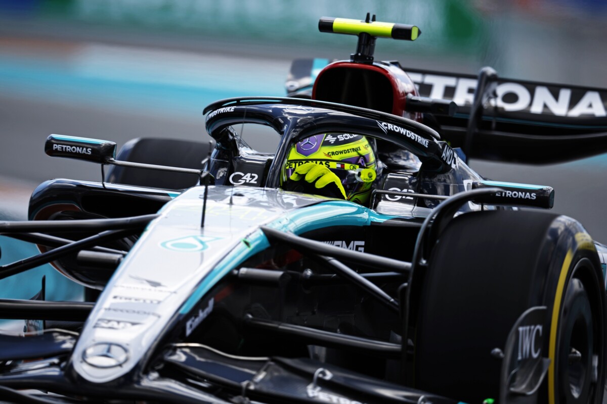 F1: Hamilton beletörődött, hogy lassú a Mercedes