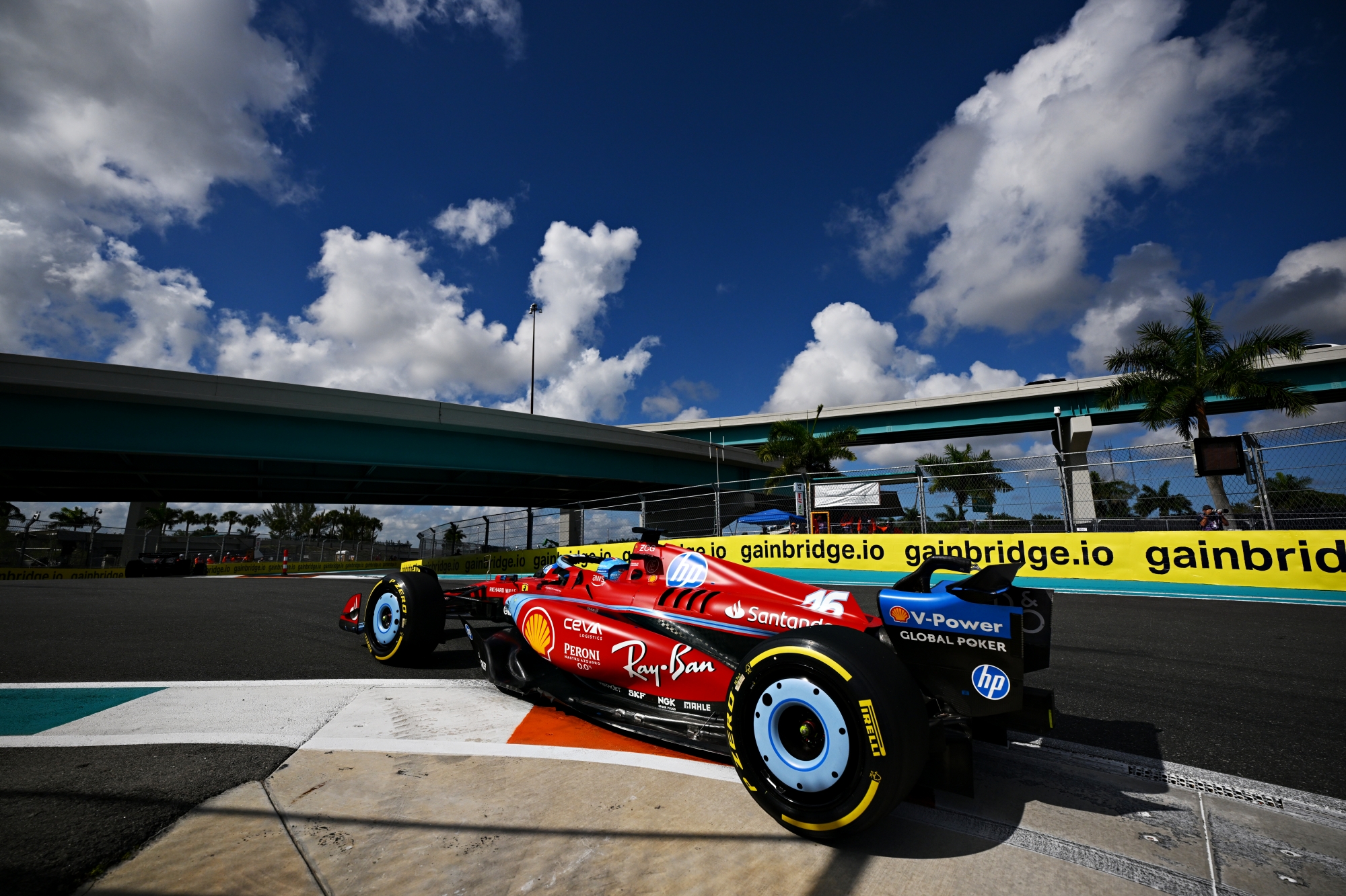 F1: Elhallgattatná kritikusait Leclerc