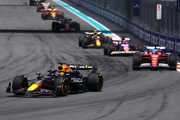 F1: Behúzta a sprintet Verstappen, de Ricciardo a nap sztárja